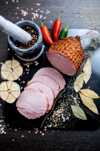 SZYNKA WĘDZONA (ok 1kg) -   SWOJSKIE DOMOWE (Zamawiaj do poniedziałku godz. 10:00)