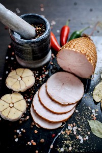 PIERŚ Z INDYKA PARZONA WĘDZONA (ok 0,9 kg) - SWOJSKIE DOMOWE (Zamawiaj do poniedziałku godz. 10:00) 