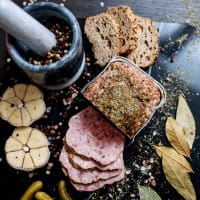 PIECZEŃ WIEPRZOWA (ok 0,4 kg) - SWOJSKIE DOMOWE (Zamawiaj do poniedziałku godz. 10:00)